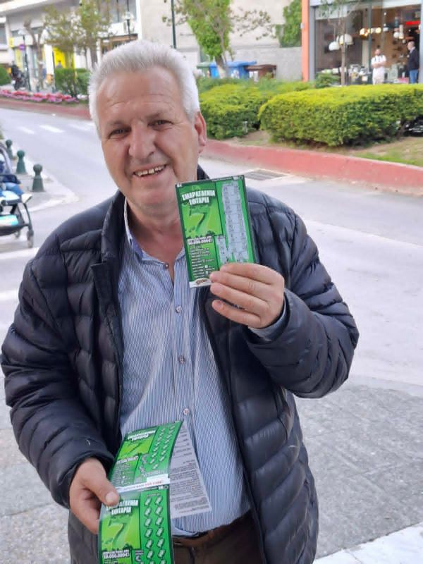 Έκλεισε με επιτυχία τον παλιό κύκλο των ξυστών ο τυχερός λαχειοπώλης Κώστας Μίχος.
